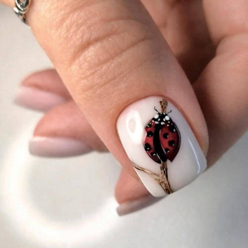 Travail d'ongles ObsidiAnn