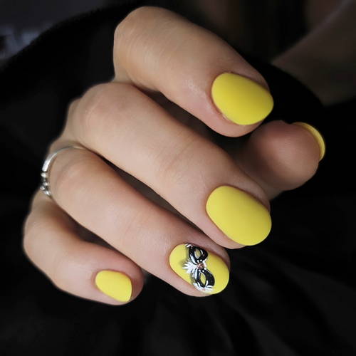 Travail d'ongles ObsidiAnn