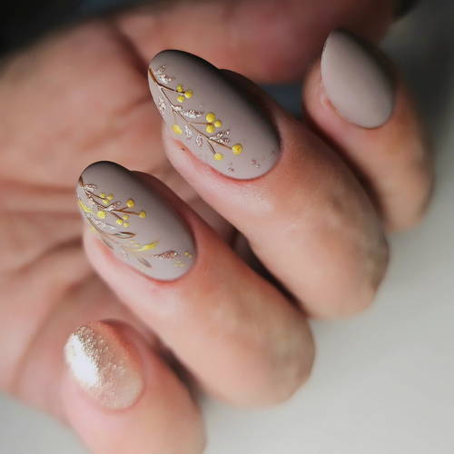 Travail d'ongles ObsidiAnn